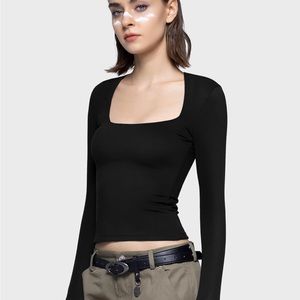 Pumiey XS Flattering Square Neck Long Sleeve Slim Fit Top. Like Skims.